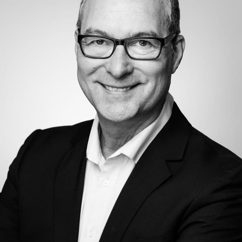 Dr. Artur Schrörs