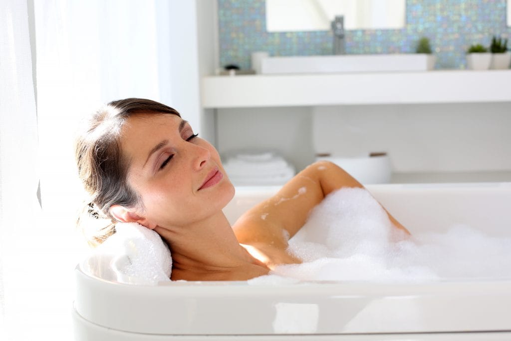 Bath with CBD massage oil